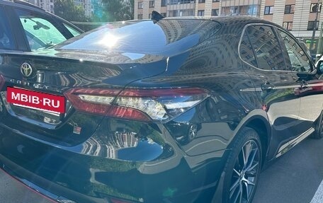 Toyota Camry, 2021 год, 3 800 000 рублей, 6 фотография
