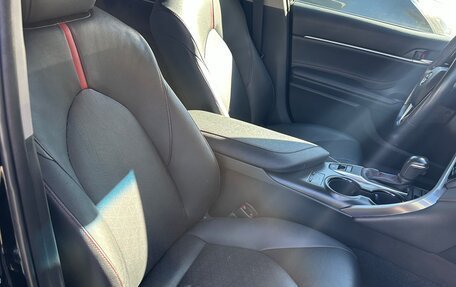 Toyota Camry, 2021 год, 3 800 000 рублей, 12 фотография