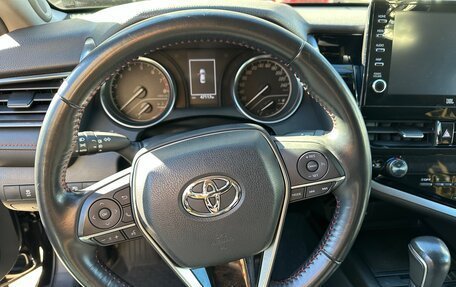 Toyota Camry, 2021 год, 3 800 000 рублей, 10 фотография