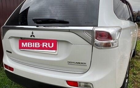 Mitsubishi Outlander III рестайлинг 3, 2012 год, 1 040 000 рублей, 7 фотография