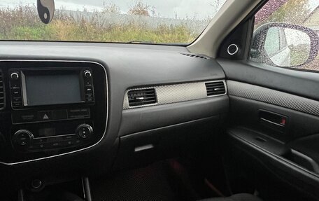 Mitsubishi Outlander III рестайлинг 3, 2012 год, 1 040 000 рублей, 11 фотография