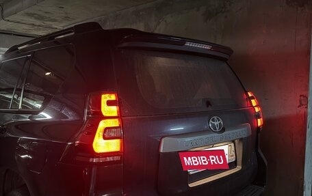 Toyota Land Cruiser Prado 150 рестайлинг 2, 2021 год, 5 600 000 рублей, 2 фотография