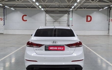 Hyundai Elantra VI рестайлинг, 2018 год, 1 170 000 рублей, 10 фотография