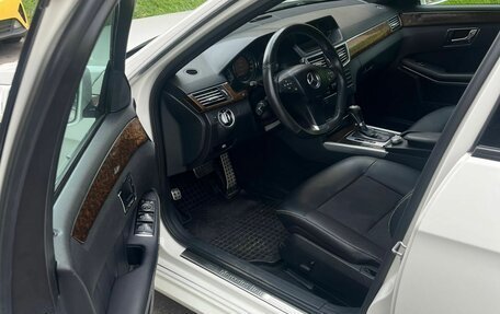 Mercedes-Benz E-Класс, 2011 год, 1 240 000 рублей, 6 фотография