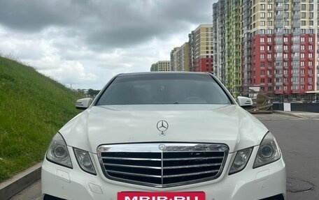 Mercedes-Benz E-Класс, 2011 год, 1 240 000 рублей, 4 фотография