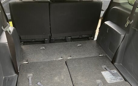 Toyota ISis I, 2013 год, 1 700 000 рублей, 4 фотография