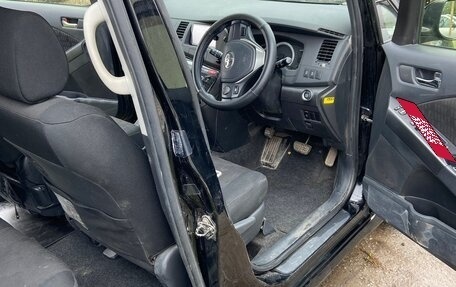 Toyota ISis I, 2013 год, 1 700 000 рублей, 5 фотография
