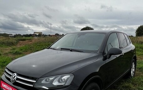 Volkswagen Touareg III, 2012 год, 1 650 000 рублей, 2 фотография