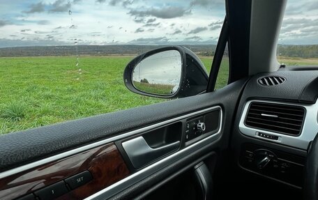 Volkswagen Touareg III, 2012 год, 1 650 000 рублей, 24 фотография