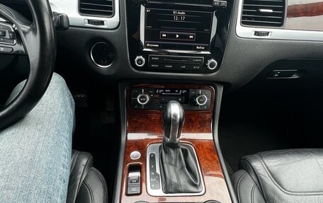 Volkswagen Touareg III, 2012 год, 1 650 000 рублей, 26 фотография