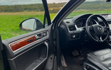 Volkswagen Touareg III, 2012 год, 1 650 000 рублей, 25 фотография