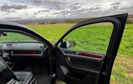 Volkswagen Touareg III, 2012 год, 1 650 000 рублей, 22 фотография