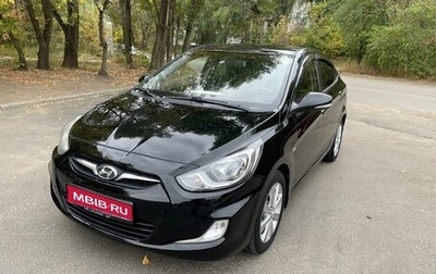 Hyundai Solaris II рестайлинг, 2011 год, 700 000 рублей, 1 фотография