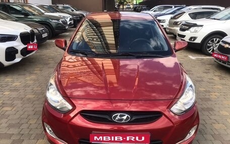 Hyundai Solaris II рестайлинг, 2011 год, 740 000 рублей, 1 фотография