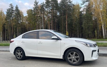 KIA Rio IV, 2017 год, 1 320 000 рублей, 2 фотография