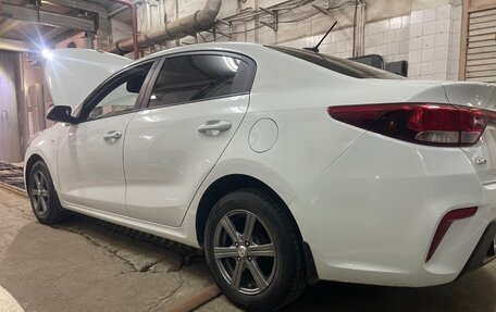 KIA Rio IV, 2017 год, 1 320 000 рублей, 10 фотография