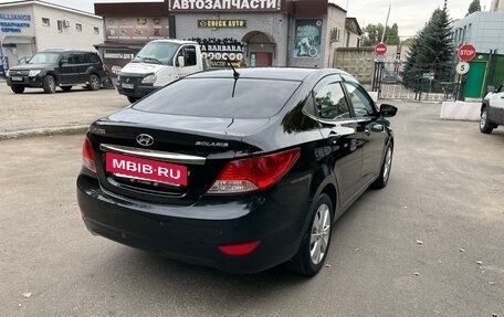 Hyundai Solaris II рестайлинг, 2011 год, 700 000 рублей, 5 фотография