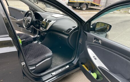 Hyundai Solaris II рестайлинг, 2011 год, 700 000 рублей, 11 фотография