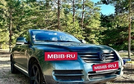 Volkswagen Touareg III, 2003 год, 600 000 рублей, 2 фотография