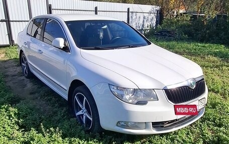 Skoda Superb III рестайлинг, 2012 год, 1 230 000 рублей, 2 фотография