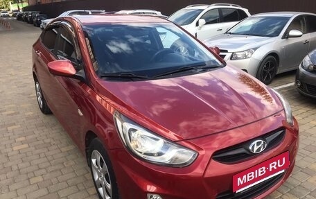 Hyundai Solaris II рестайлинг, 2011 год, 740 000 рублей, 2 фотография