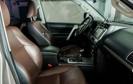 Toyota Land Cruiser Prado 150 рестайлинг 2, 2017 год, 4 300 000 рублей, 8 фотография