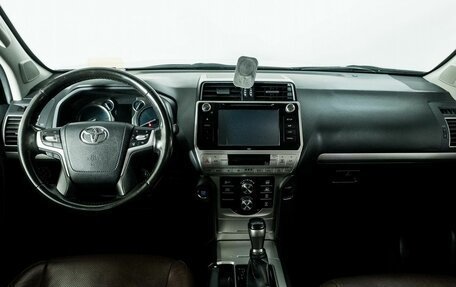 Toyota Land Cruiser Prado 150 рестайлинг 2, 2017 год, 4 300 000 рублей, 7 фотография