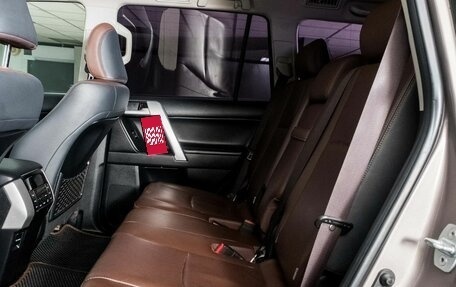 Toyota Land Cruiser Prado 150 рестайлинг 2, 2017 год, 4 300 000 рублей, 9 фотография