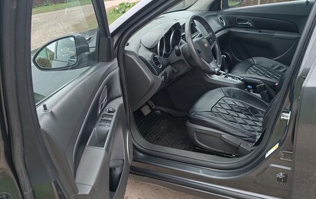 Chevrolet Cruze II, 2010 год, 655 000 рублей, 9 фотография