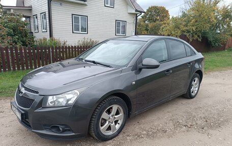 Chevrolet Cruze II, 2010 год, 655 000 рублей, 3 фотография