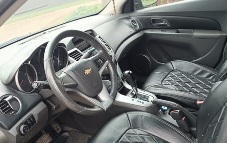 Chevrolet Cruze II, 2010 год, 655 000 рублей, 8 фотография