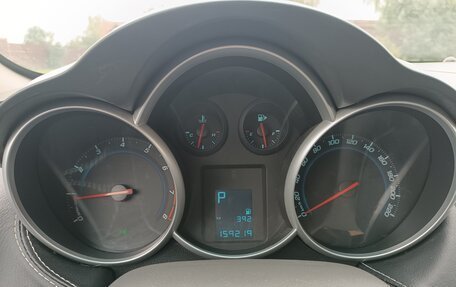 Chevrolet Cruze II, 2010 год, 655 000 рублей, 10 фотография