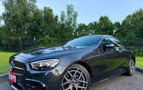 Mercedes-Benz E-Класс, 2020 год, 3 940 000 рублей, 4 фотография