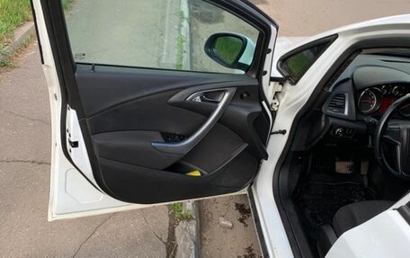 Opel Astra J, 2013 год, 570 000 рублей, 3 фотография