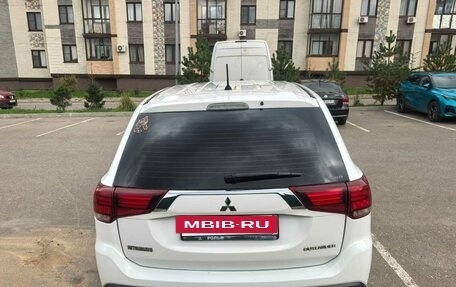 Mitsubishi Outlander III рестайлинг 3, 2015 год, 1 850 000 рублей, 7 фотография