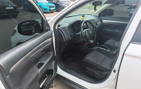 Mitsubishi Outlander III рестайлинг 3, 2015 год, 1 850 000 рублей, 11 фотография