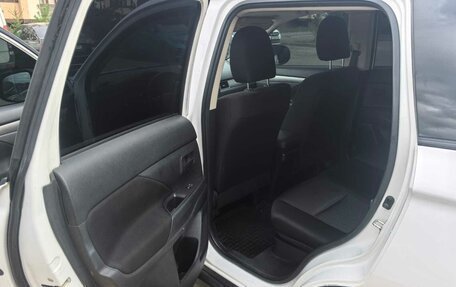 Mitsubishi Outlander III рестайлинг 3, 2015 год, 1 850 000 рублей, 14 фотография