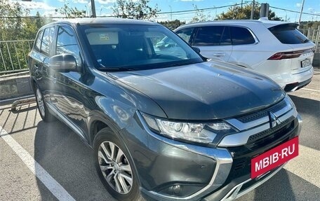 Mitsubishi Outlander III рестайлинг 3, 2020 год, 2 019 000 рублей, 2 фотография