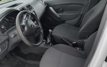 Renault Logan II, 2019 год, 700 000 рублей, 8 фотография