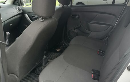 Renault Logan II, 2019 год, 700 000 рублей, 7 фотография