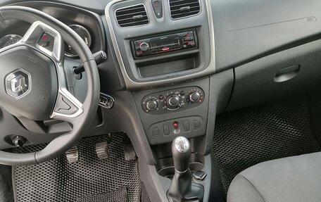Renault Logan II, 2019 год, 700 000 рублей, 11 фотография