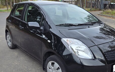 Toyota Yaris III рестайлинг, 2007 год, 550 000 рублей, 4 фотография