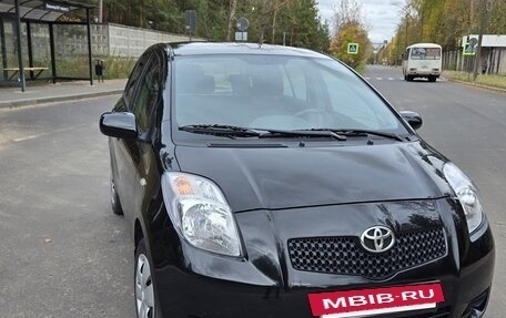 Toyota Yaris III рестайлинг, 2007 год, 550 000 рублей, 3 фотография