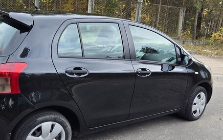 Toyota Yaris III рестайлинг, 2007 год, 550 000 рублей, 6 фотография