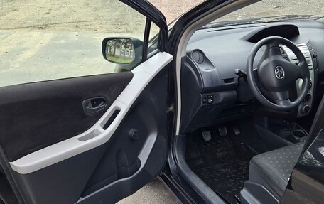 Toyota Yaris III рестайлинг, 2007 год, 550 000 рублей, 11 фотография