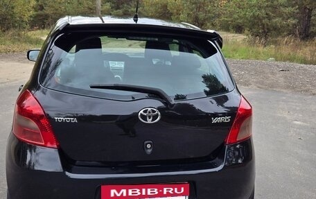 Toyota Yaris III рестайлинг, 2007 год, 550 000 рублей, 8 фотография