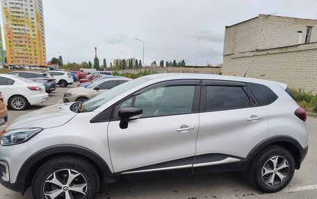 Renault Kaptur I рестайлинг, 2020 год, 1 400 000 рублей, 2 фотография