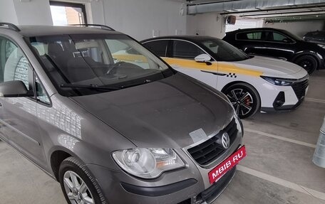 Volkswagen Touran III, 2007 год, 500 000 рублей, 3 фотография