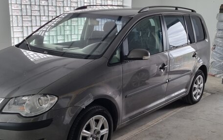 Volkswagen Touran III, 2007 год, 500 000 рублей, 2 фотография