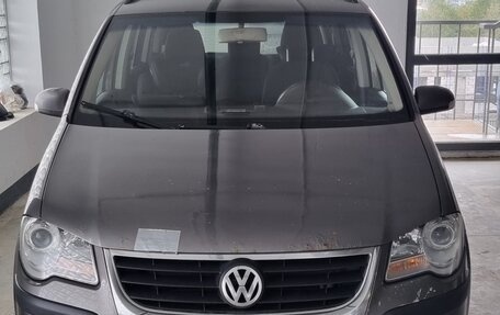 Volkswagen Touran III, 2007 год, 500 000 рублей, 1 фотография